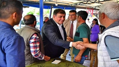 Başkan Tugay Seferihisar’da yurttaşların taleplerini dinledi