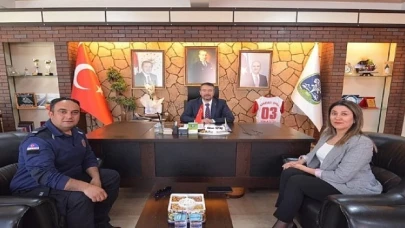 Belediye Başkanımız Adnan Öztaş’a vatandaşlarımızın hayırlı olsun ziyaretleri kapsamında, Resmi Kurum Müdürlerimizden de ziyaretler devam ediyor