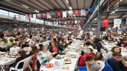 Beylikdüzü’nde binlerce kişi orucunu birlikte açtı