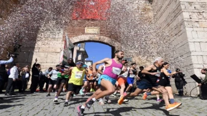 Binlerce atlet fetih için koştu