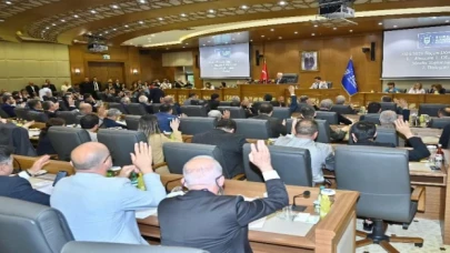 Bursa Büyükşehir Meclisi’nden eski Başkan Aktaş’ın faaliyetlerine oy birliği