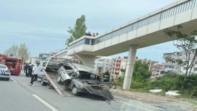 Bursa Mudanya’da feci kaza... Pert olan araçtan sağ çıktılar
