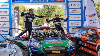 Castrol Ford Team Türkiye, Bodrum Rallisi’nde Zirvede: Ali Türkkan Liderliğe Yükseldi