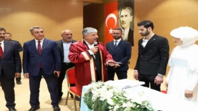 Dilovası’nda Başkan Ömeroğlu ilk nikahı kıydı