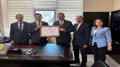 Efsane Vali’nin oğlu, başkanlık koltuğuna oturdu