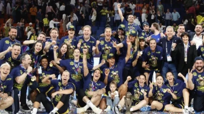 Fenerbahçe Alagöz Holding 2023-2024 sezonunun şampiyonu oldu