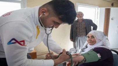 Gezici Sağlık Aracı köy köy dolaşıyor