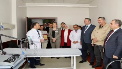 Hayırsever Vergi Ağıl, ERÜ Çocuk Nörolojisi Bilim Dalı’na EMG cihazı bağışladı