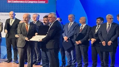 İKÇÜ Akredite Oldu