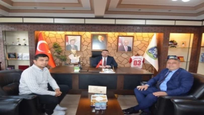 İzmir Afyonkarahisar Derneklerinden Başkan Adnan Öztaş’a ziyaret