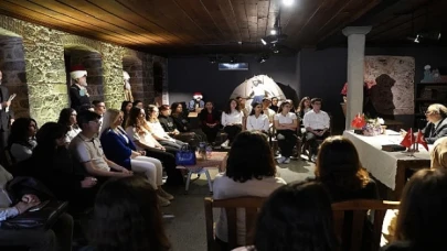 İzmir İl Milli Eğitim Müdürü Dr. Ömer Yahşi Gençlerle Bir Araya Geldi