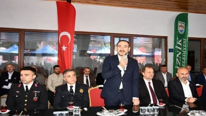 İznik’te Ramazan Bayramı dolayısıyla bayramlaşma töreni gerçekleştirildi.