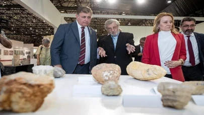 Jeoloji Festivali’nin açılışını Başkan Tugay yaptı İzmir depreme bilimin ışığında hazırlanacak