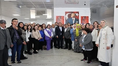 Karaman Belediye Başkanı Savaş Kalaycı, Ramazan Bayramı dolayısıyla Ana Kucağı ve Huzurevi sakinlerini zyaret ederek bayramlarını kutladı