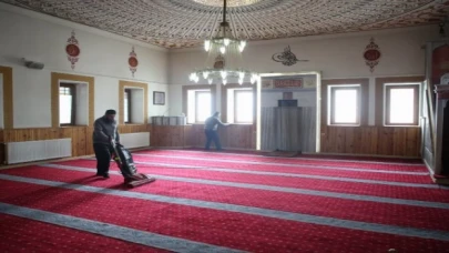 Kayseri Melikgazi’den camilere bayram temizliği