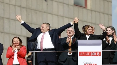 Keçiören Belediye Başkanı Dr. Mesut Özarslan, Yüksek Seçim Kurulu Ankara İl ve Merkez İlçe Seçim Kurulu’ndan mazbatasını aldı