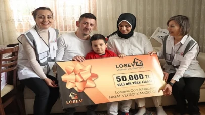 Lösev’in Karşılıksız İhtiyaç Çekleri Kanser Hastalarına Merhem Oluyor