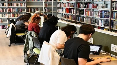 Lüleburgaz Belediyesi’nin Halide Edip Adıvar Kütüphanesi’ne yoğun ilgi