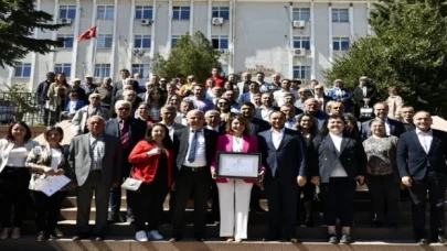 Malkara’da Nergiz Karaağaçlı Öztürk mazbatasını aldı