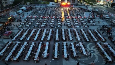 Manisalılar, Büyükşehir’in iftar sofrasında buluştu