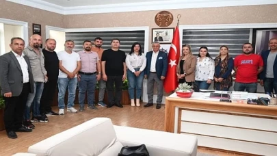 Minik futbolcuların velilerinden teşekkür ziyareti