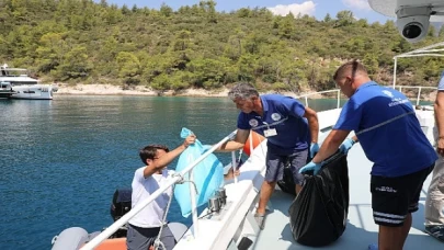 Muğla Büyükşehir Belediyesi yaz sezonunda artan deniz trafiği nedeniyle ortaya çıkabilecek kirliliği önlemek için 8 atık alım teknesi ile turizm sezonuna hazır