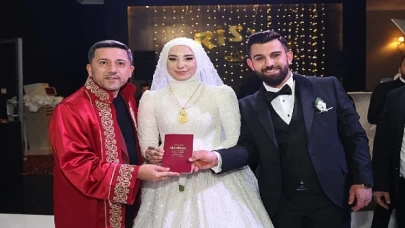 Nevşehir Belediye Başkanı Rasim Arı, göreve başlamasının ardından ilk nikahını kıydı