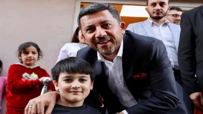 Nevşehir Belediye Başkanı Rasim Arı, Nissa Buklet Fabrikasını gezerek üretim, satış ve pazarlama faaliyetleri ile ilgili firma yetkililerinden bilgiler aldı