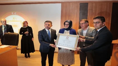 Nevşehir Belediye Başkanı seçilen Rasim Arı, mazbatasını aldı