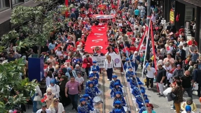Osmangazi, çocuklarla şenlendi Cumhuriyet Caddesi’ndeki 23 Nisan programında büyük coşku yaşandı