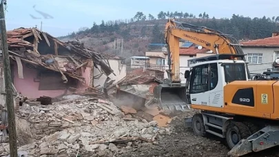 Osmangazi’de metruk bina yıkımları hız kazandı