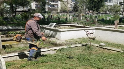 Sakarya’da mezarlıklar bayrama hazırlanıyor