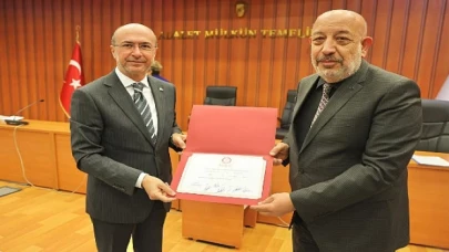 Selçuklu Belediye Başkanı Ahmet Pekyatırmacı mazbatasını aldı