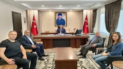 Seydişehir Gazeteciler Cemiyeti Yönetimi Kaymakam Cevdet Bakkal’ı ziyaret etti.