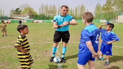 Sivas Belediyesi tarafından her yıl geleneksel olarak düzenlenen İlkokullar Arası Futbol Turnuvası başladı