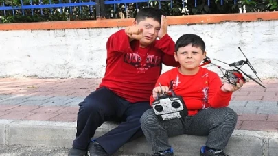 Torbalı Belediyesi Helikopterleri ağaçta asılı kalan çocukların imdadına belediye koştu