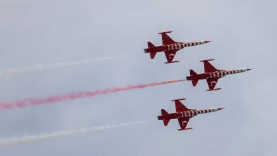 Türk Yıldızları büyüledi