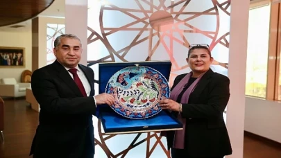 Adnan Menderes Üniversitesi Rektörü Prof. Dr. Bülent Kent’ten Aydın Büyükşehir Belediye Başkanı Özlem Çerçioğlu’na nezaket ziyaretinde bulundu