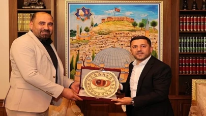 aymaklı Belediye Başkanı Harun Çekiç, Nevşehir Belediye Başkanı Rasim Arı’yı ziyaret ederek yeni görevinden dolayı tebrik etti