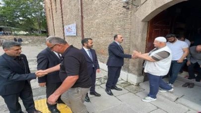 Başkan Altay Konyalıların Cuma bereketine ortak oldu