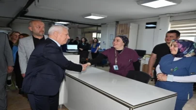 Başkan Bozbey’den hastane ziyareti