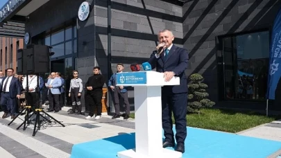 Başkan Büyükakın: Kocaeli’nin en güzel manzaralı kütüphanesi gençlerimize armağan olsun