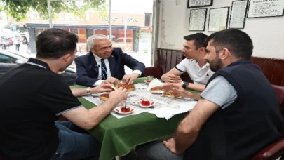 Başkan Özdemir vatandaşlarla kahvaltıda buluştu