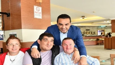 Başkan Yıldız engelli anneleri ve özel çocuklar ile bir araya geldi