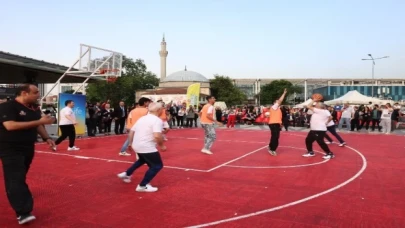 Başkanlardan başarılı basketbol maçında keyifli anlar