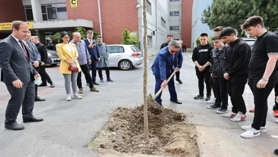 Bayrampaşa’daki okullarda bahar temizliği ve bakım çalışması