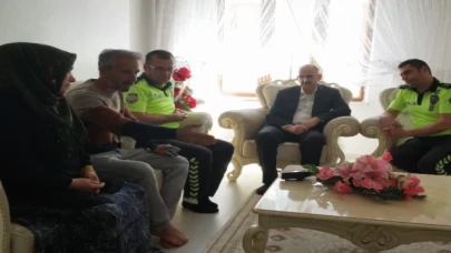 Bingöl polisi trafik kazasında ölen gencin ailesini yalnız bırakmadı