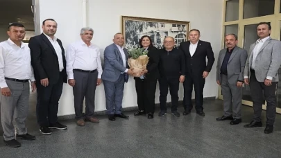 Bozdoğan Belediye Başkanı Mustafa Galip Özel’den Aydın Büyükşehir Belediye Başkanı Özlem Çerçioğlu’na nezaket ziyaretinde bulundu