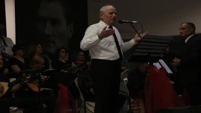 Burhaniye Alevi Kültür Derneği Korosu, Reha Yurdakul Salonu’nda düzenlediği Türk Halk Müziği Konseri ile sanatseverlerle buluştu