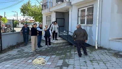 Burhaniye Belediyesi, Börezli Mahallesi’nde belirlenen ihtiyaçlar doğrultusunda çalışmalarını sürdürüyor